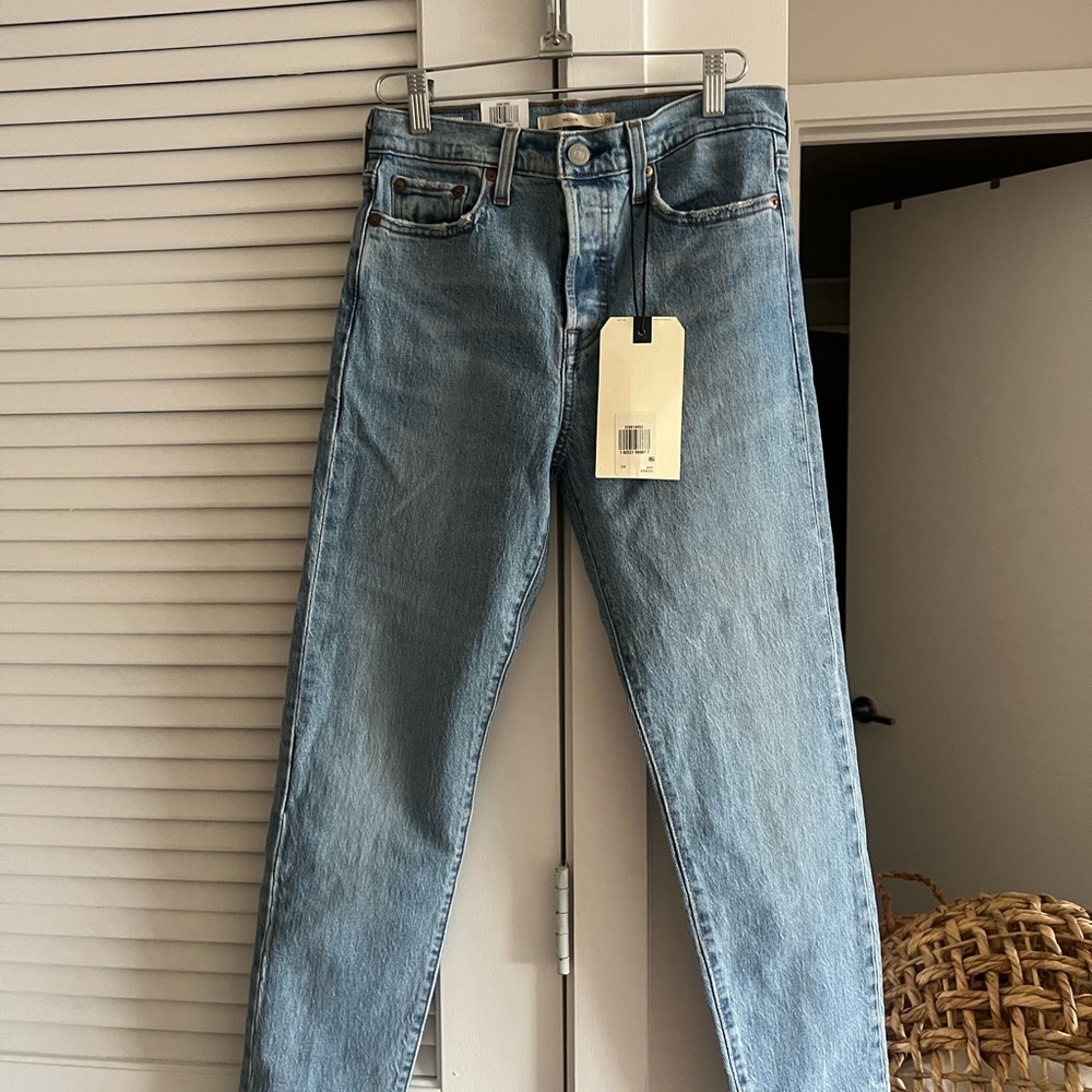 Levi's Wedgie Women's Jeans- New with tag (original price $98)
